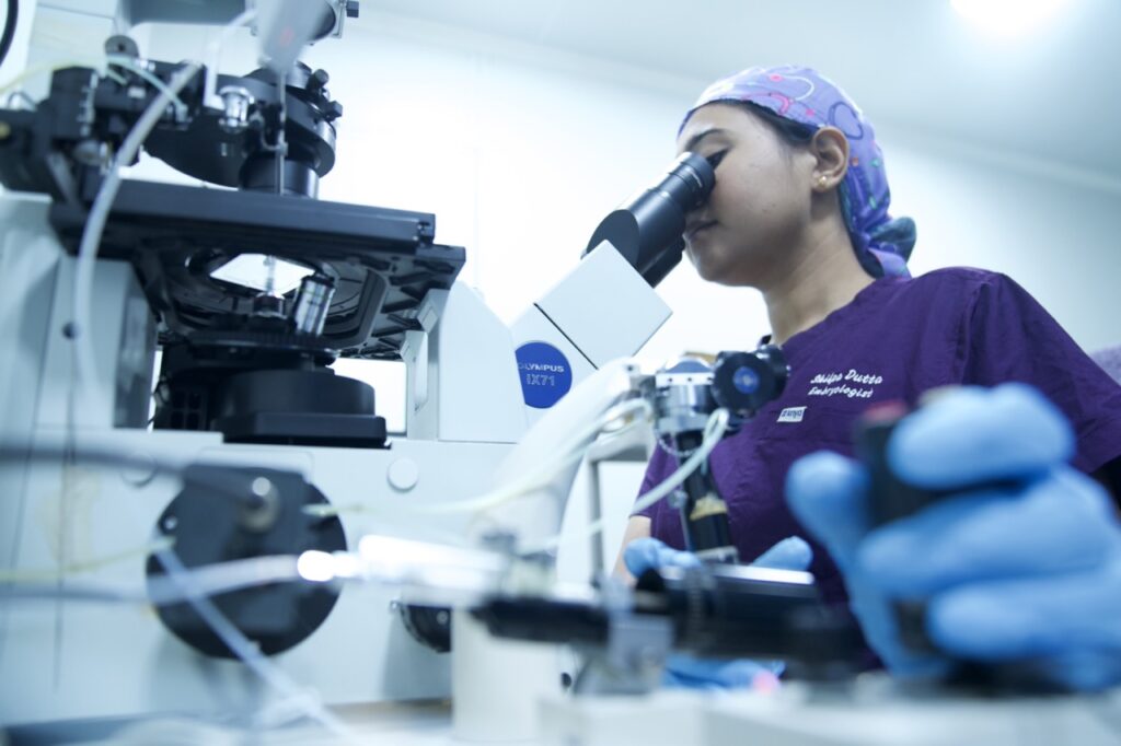 Intracytoplastic Sperm Injection at CRAAFt IVF lab in Gurugram