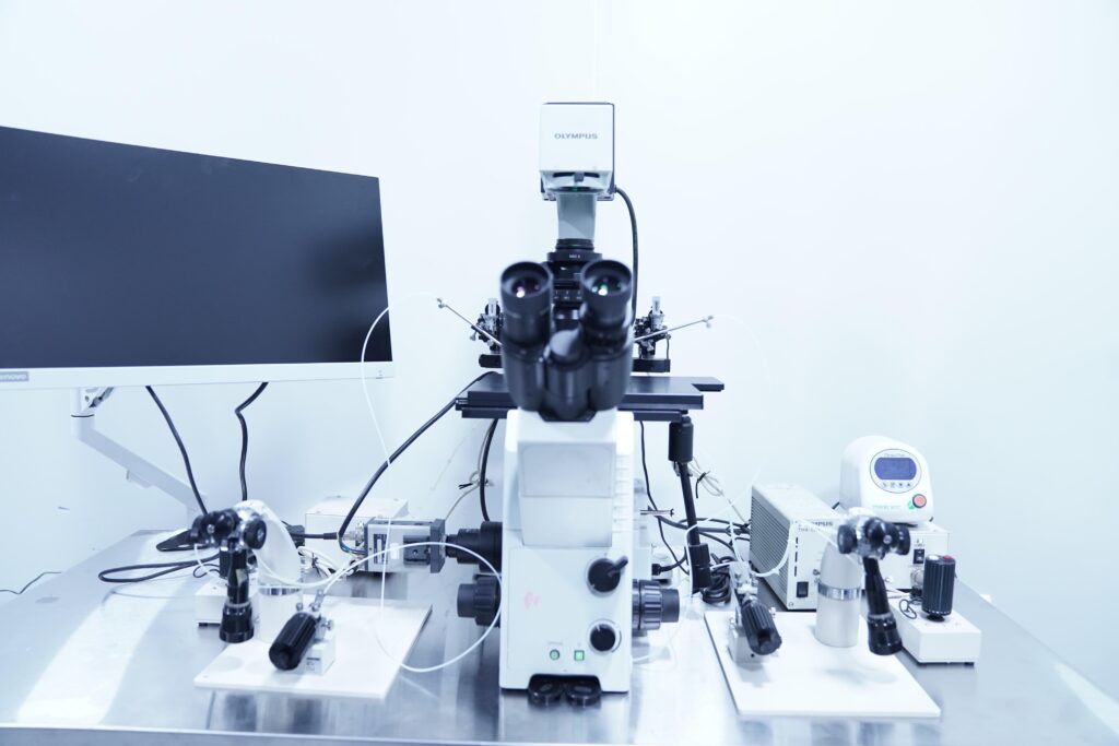 ICSI Machine for performing sperm injection into the eggICSI Machine for performing sperm injection into the egg